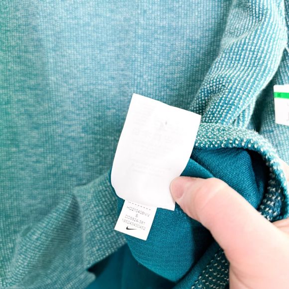 Nike Yoga Luxe Pullover Womens Cowl Neck Therma-Fit Dri-Fit Sweatshirt Small NEW - Picture 8 of 10